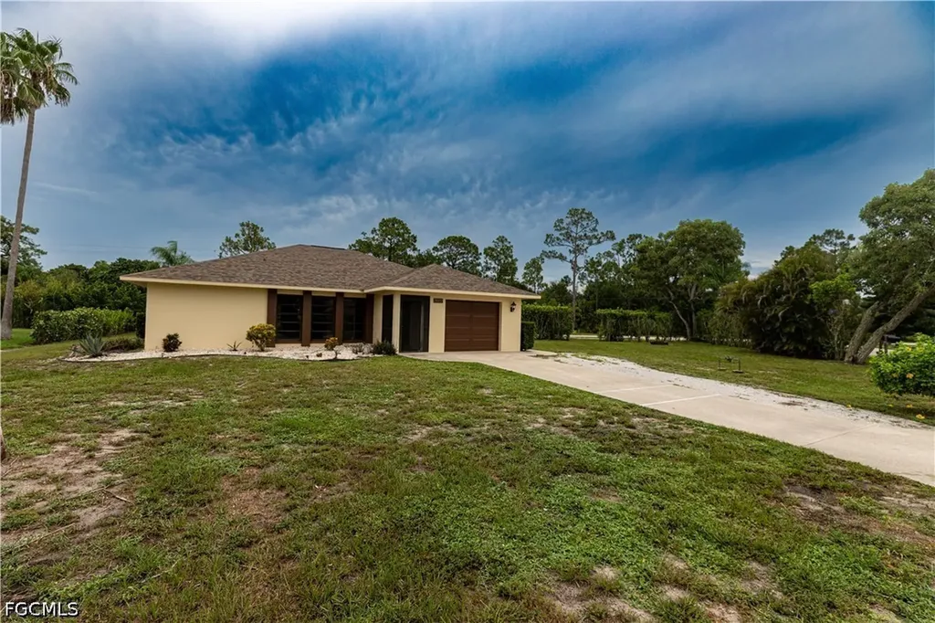 25572 Fenner Circle Bonita Springs FL 34135