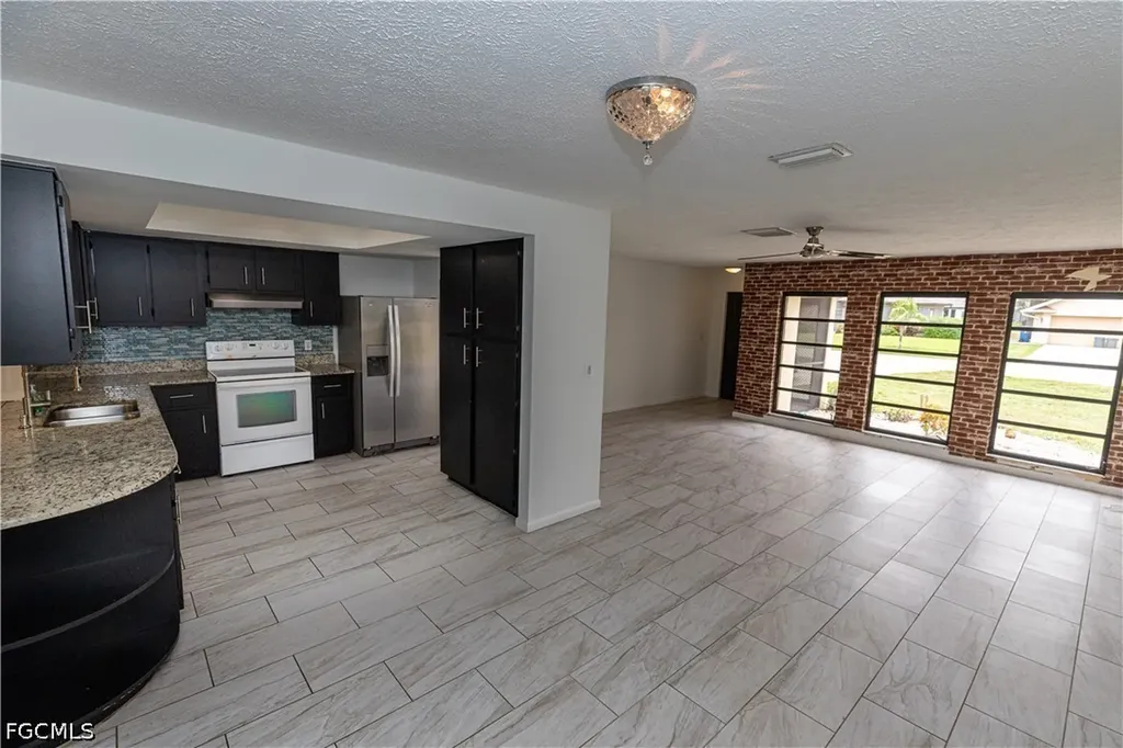 25572 Fenner Circle Bonita Springs FL 34135