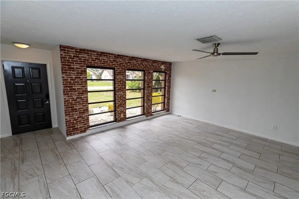 25572 Fenner Circle Bonita Springs FL 34135