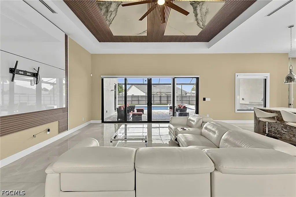 455 SE 17th Avenue Cape Coral FL 33990