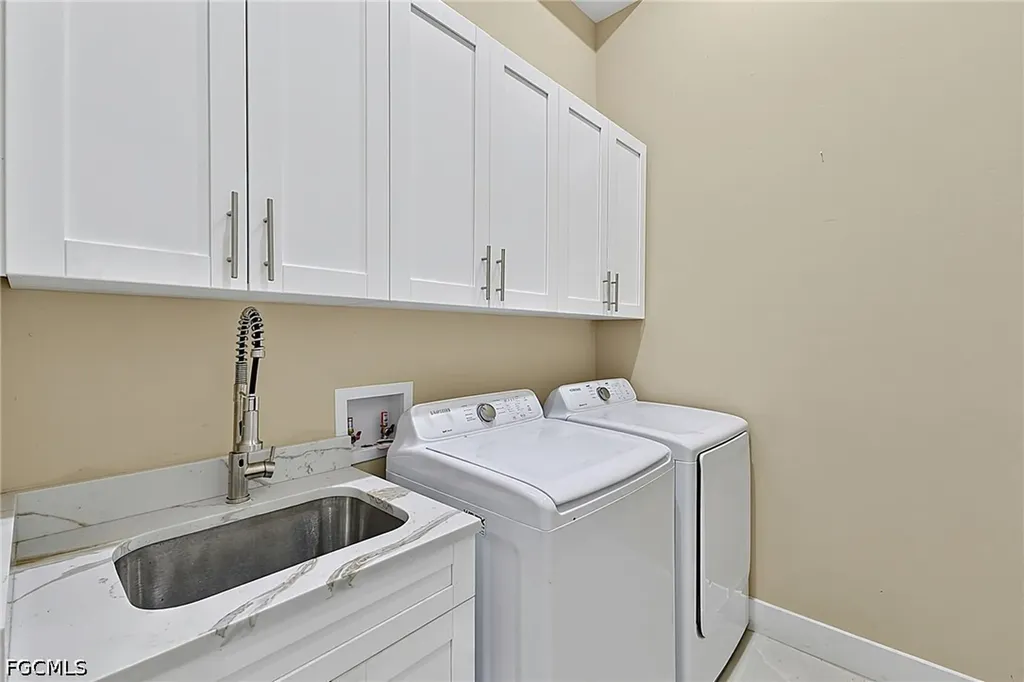 455 SE 17th Avenue Cape Coral FL 33990