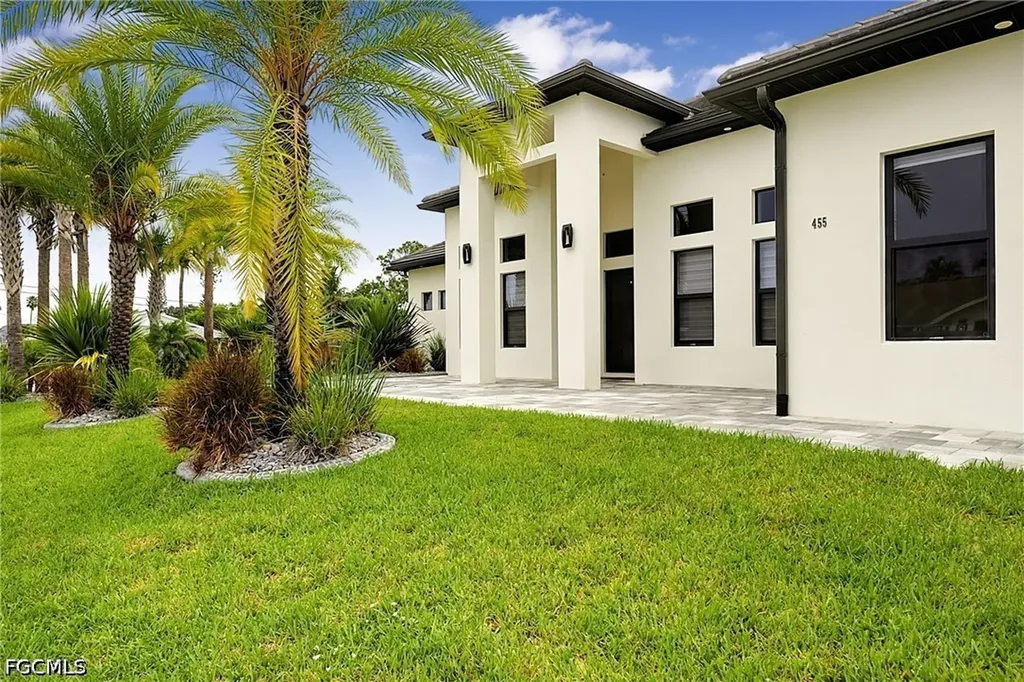 455 SE 17th Avenue Cape Coral FL 33990