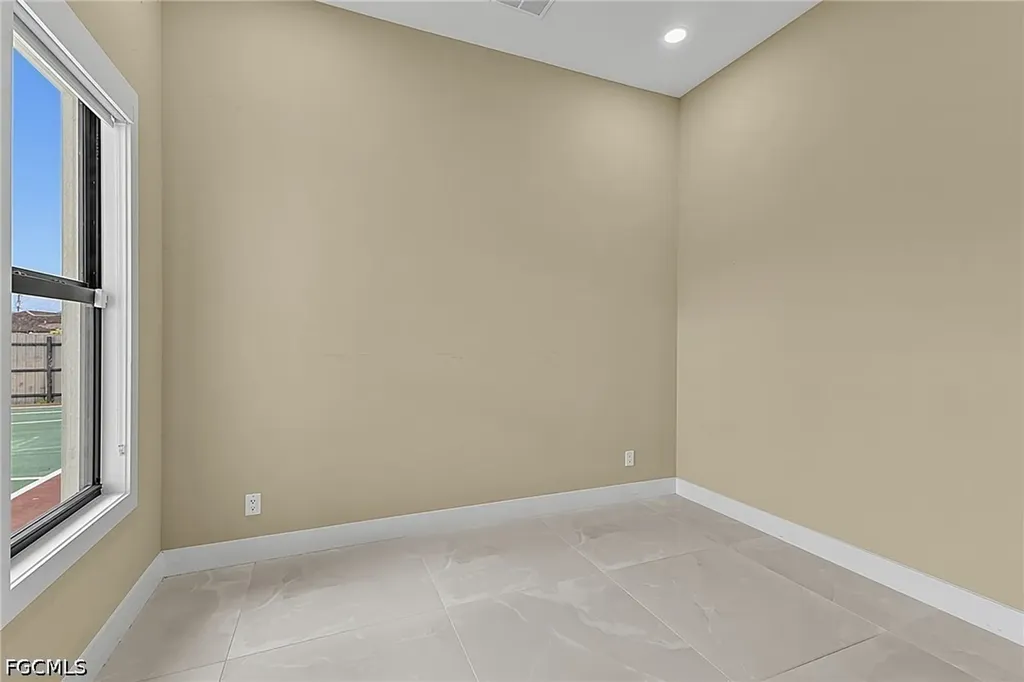455 SE 17th Avenue Cape Coral FL 33990