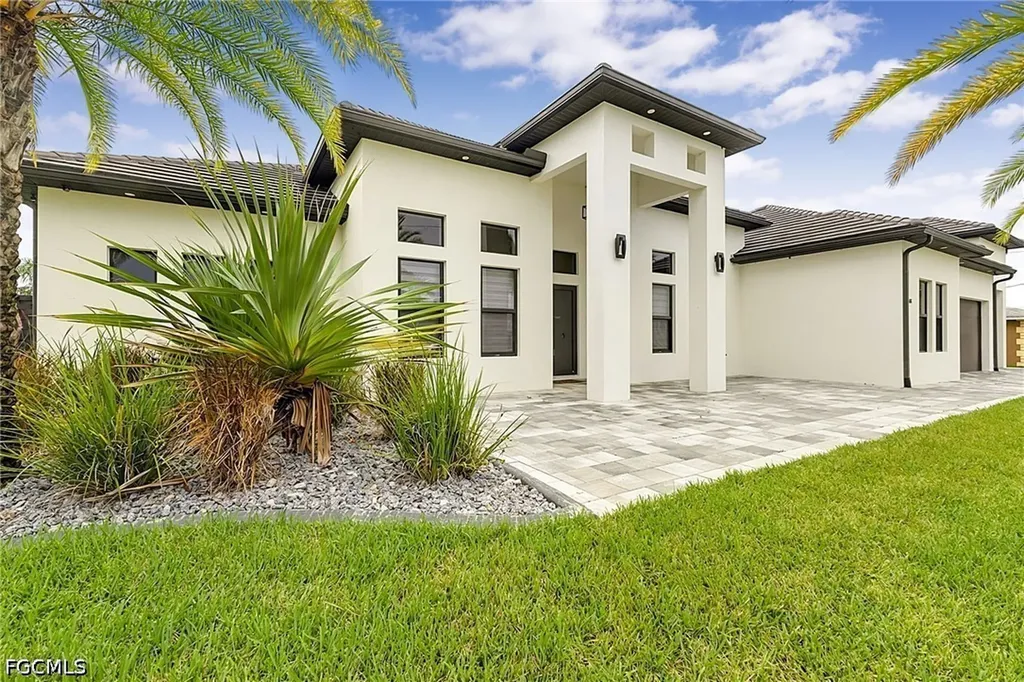 455 SE 17th Avenue Cape Coral FL 33990
