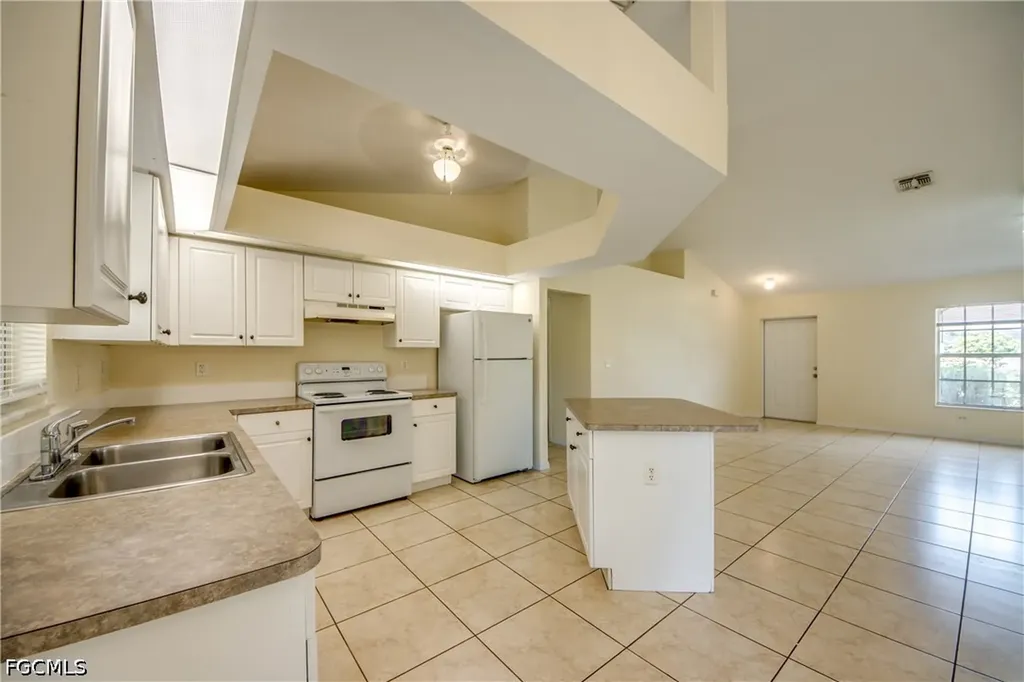 1823 NW 19th Avenue Cape Coral FL 33993