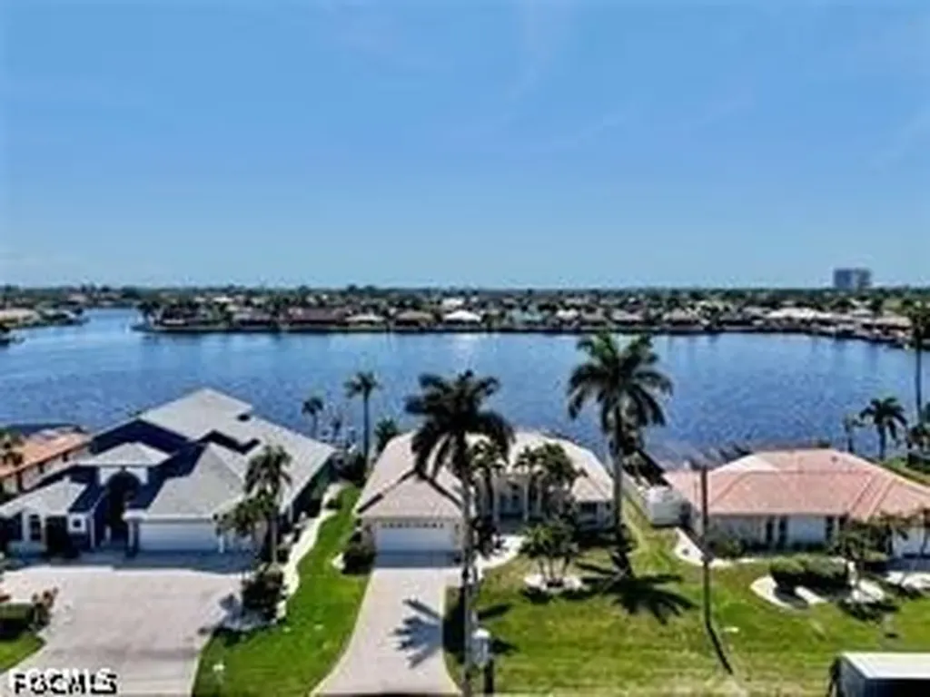 702 SW 52nd Street Cape Coral FL 33914