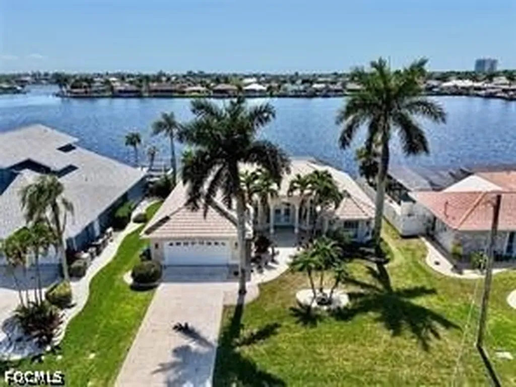 702 SW 52nd Street Cape Coral FL 33914