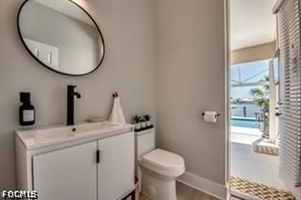 702 SW 52nd Street Cape Coral FL 33914