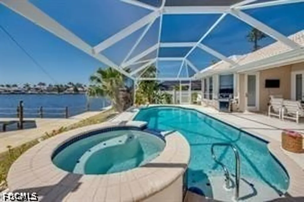 702 SW 52nd Street Cape Coral FL 33914