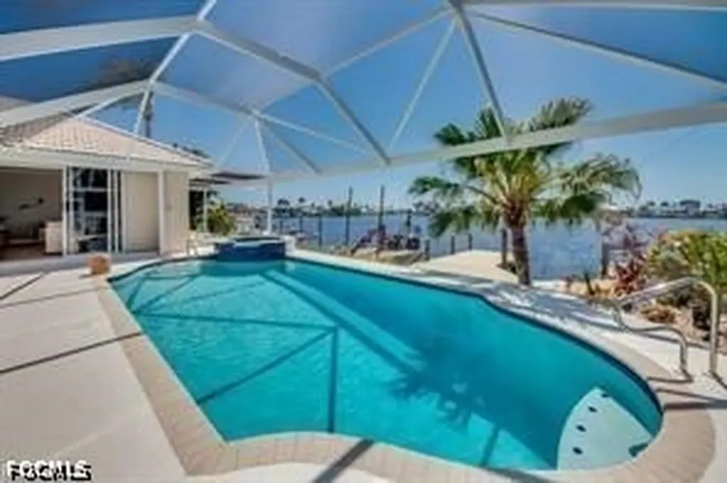 702 SW 52nd Street Cape Coral FL 33914