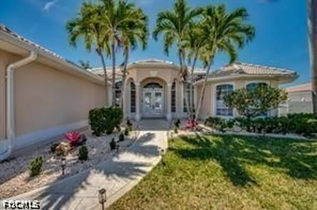 702 SW 52nd Street Cape Coral FL 33914