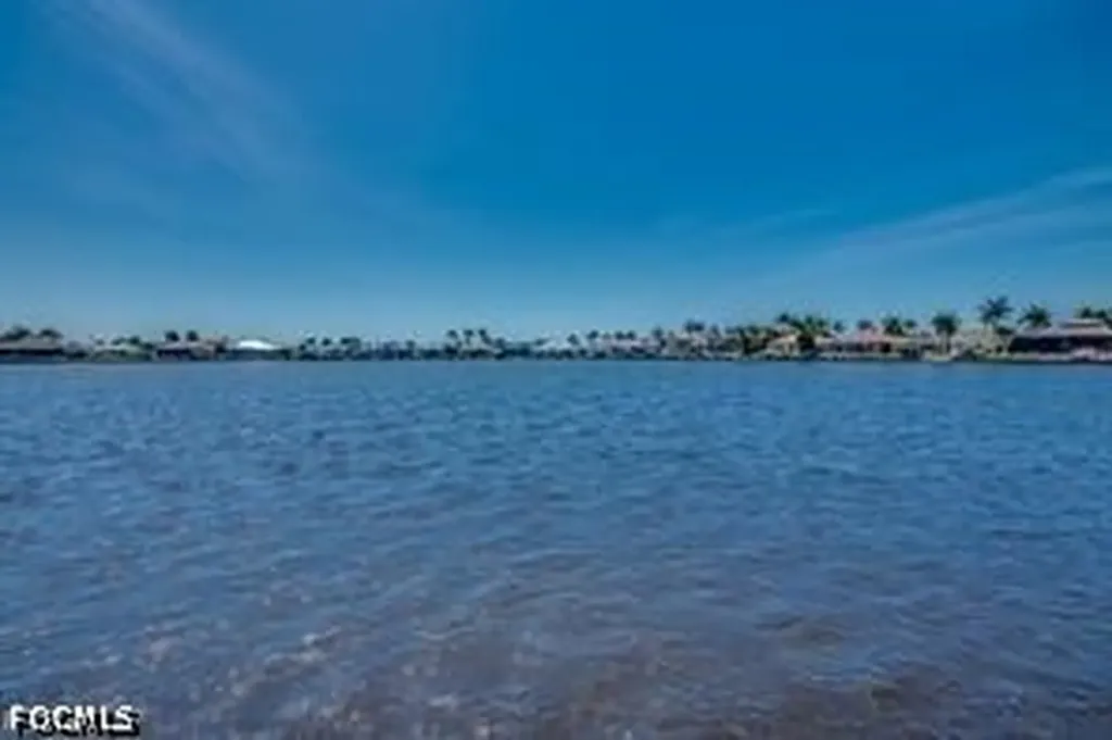 702 SW 52nd Street Cape Coral FL 33914