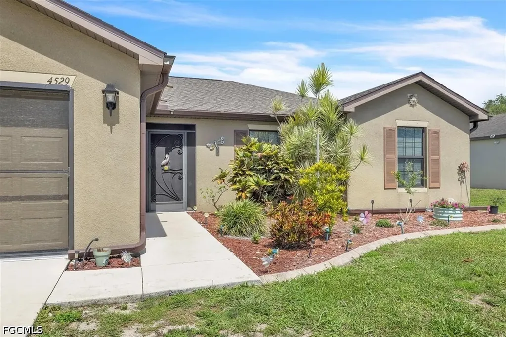 4529 SW 10th Avenue Cape Coral FL 33914