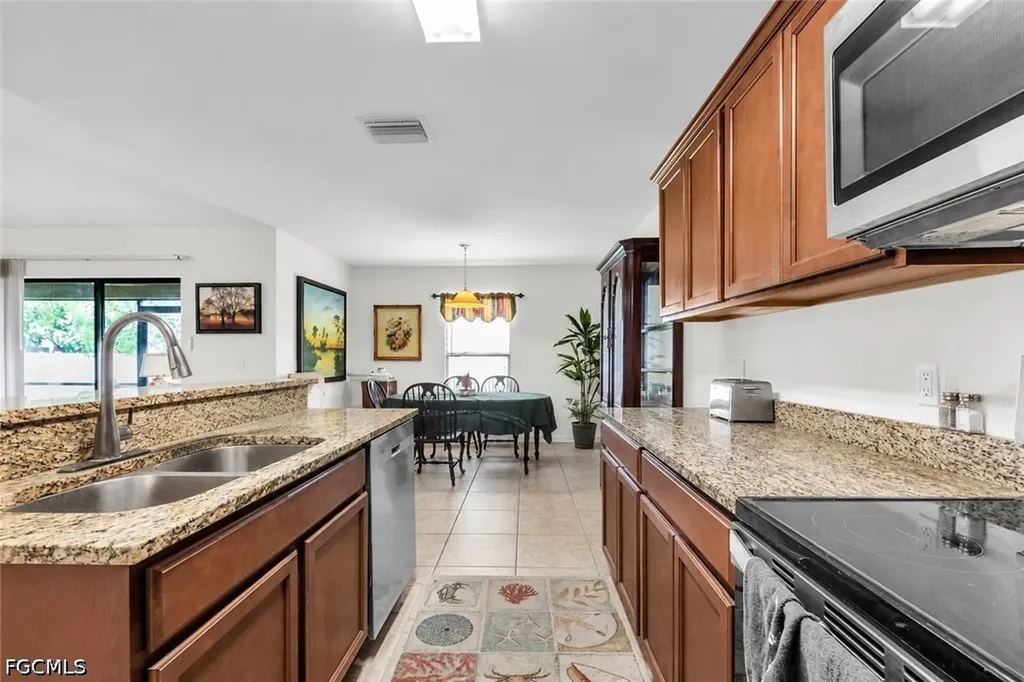 4529 SW 10th Avenue Cape Coral FL 33914