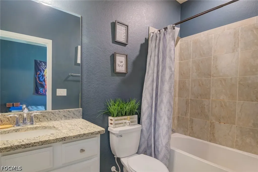 3652 E Hampton Circle Alva FL 33920