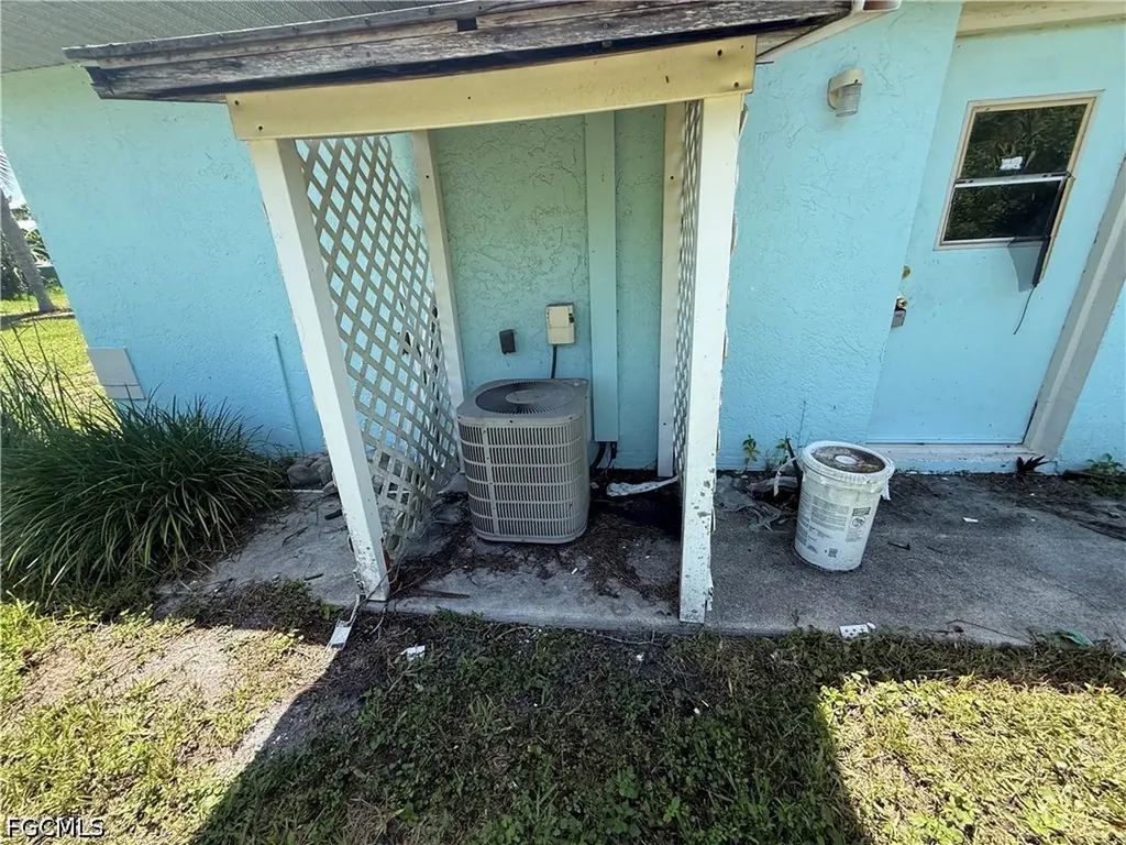 2401 Fisher Court Lehigh Acres FL 33936