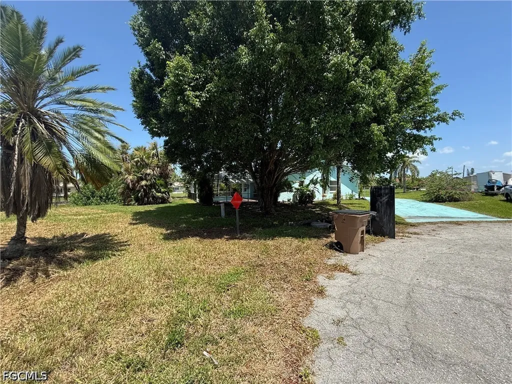 2401 Fisher Court Lehigh Acres FL 33936