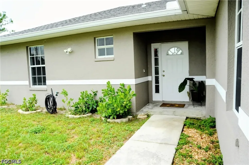 1220 Cloplon Street E Lehigh Acres FL 33974
