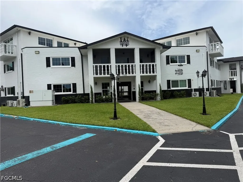 3704 Broadway Fort Myers FL 33901