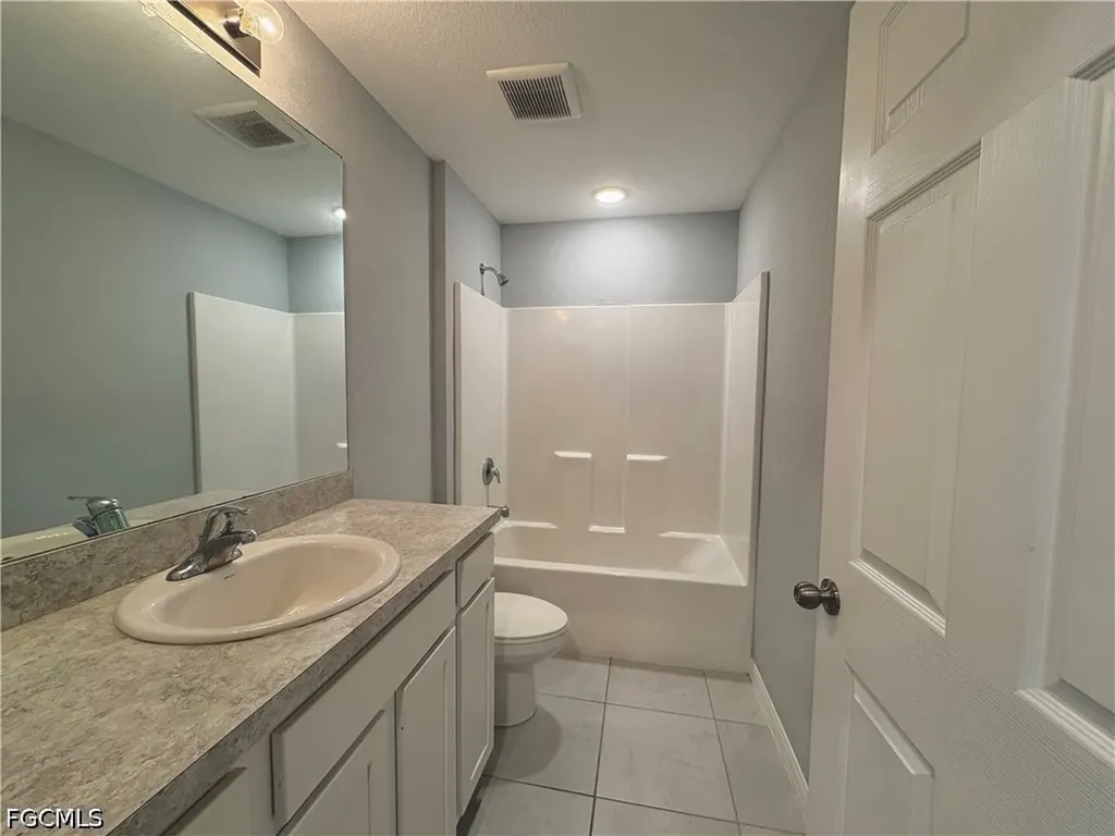 1713 NE 26th Terrace Cape Coral FL 33909