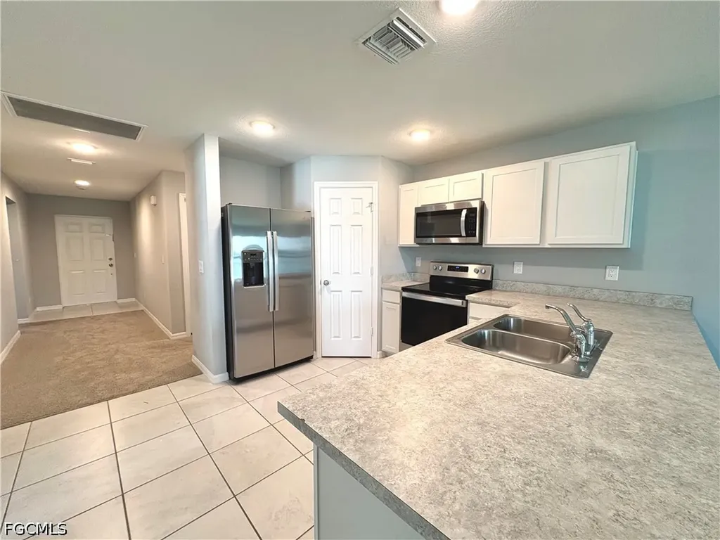 1713 NE 26th Terrace Cape Coral FL 33909