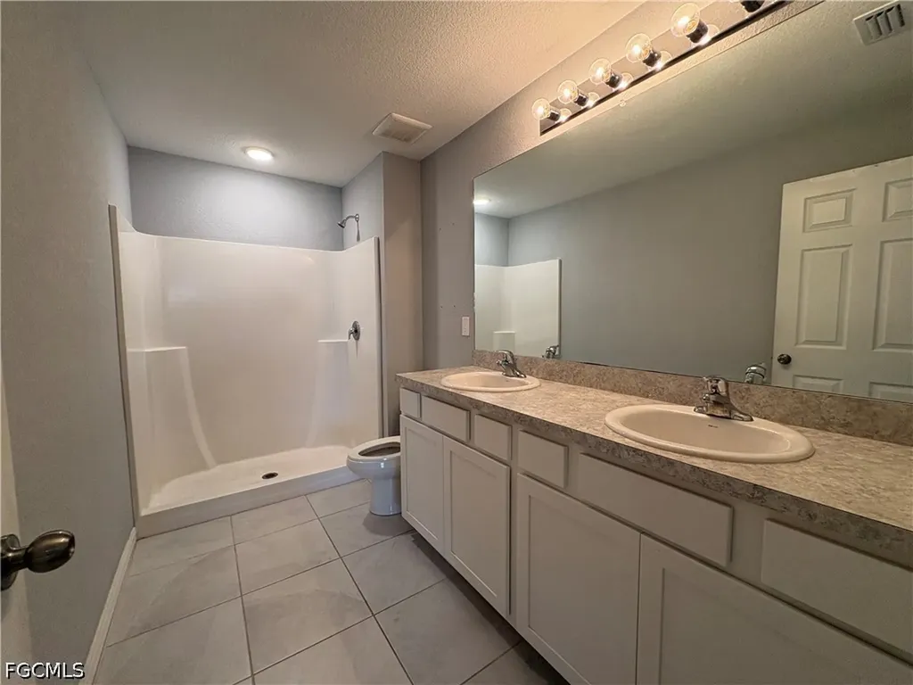 1713 NE 26th Terrace Cape Coral FL 33909