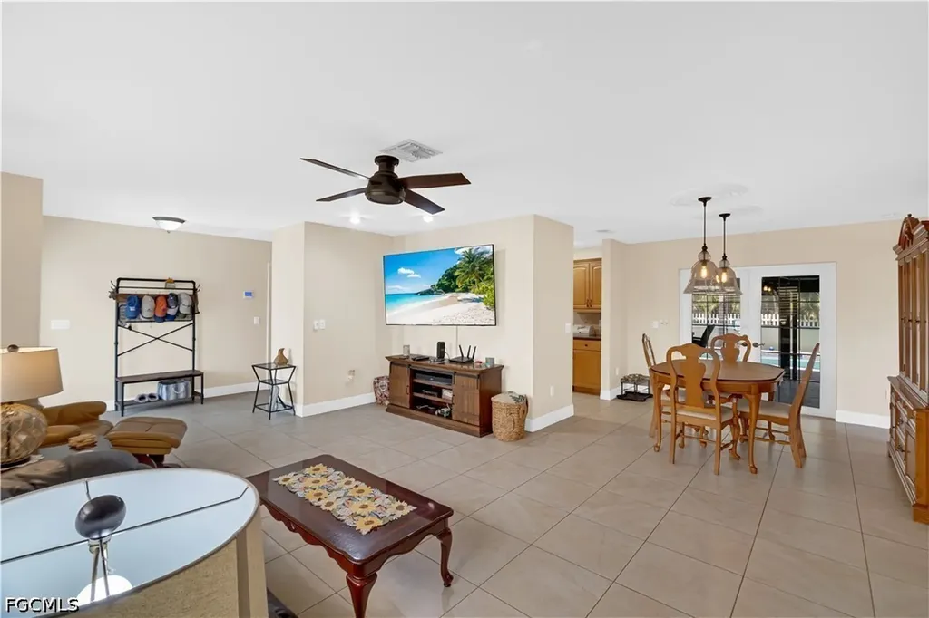 3722 SE 6th Avenue Cape Coral FL 33904