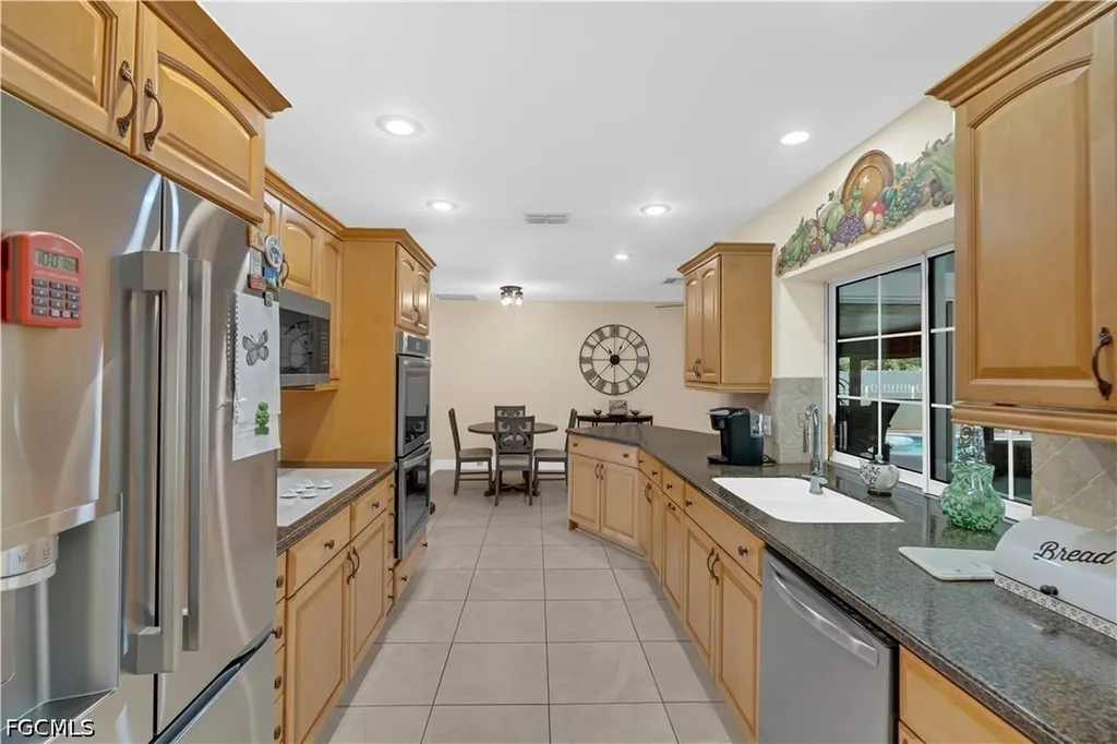3722 SE 6th Avenue Cape Coral FL 33904