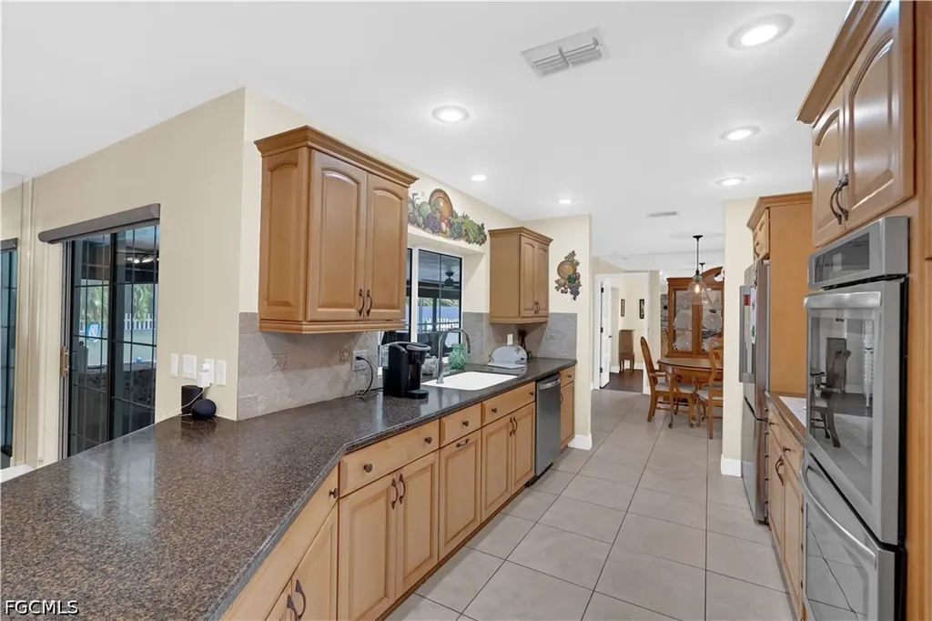 3722 SE 6th Avenue Cape Coral FL 33904