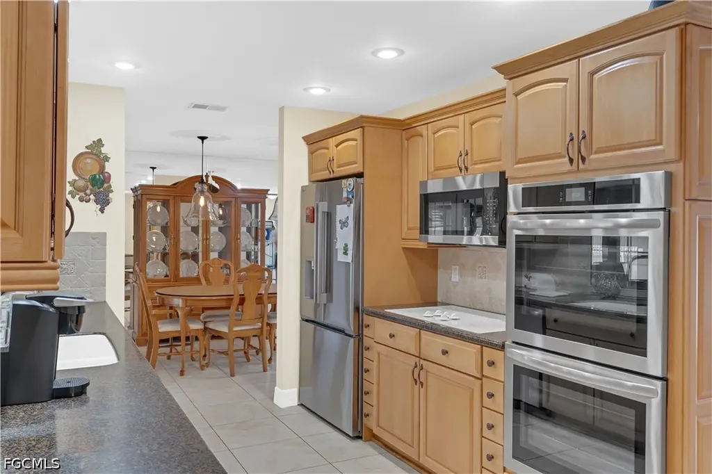 3722 SE 6th Avenue Cape Coral FL 33904