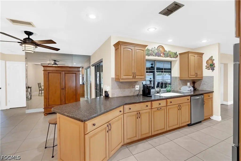 3722 SE 6th Avenue Cape Coral FL 33904