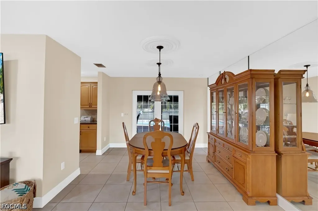 3722 SE 6th Avenue Cape Coral FL 33904