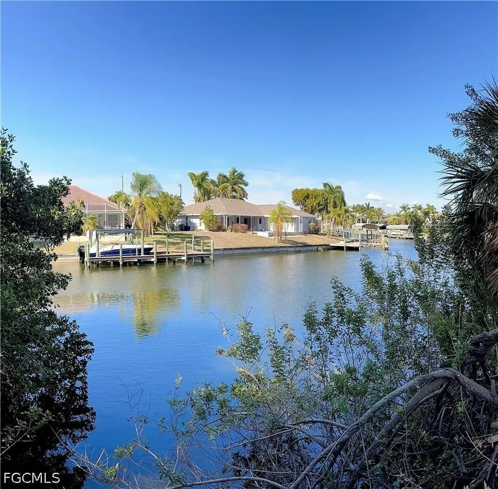 2301 SW 54th Lane Cape Coral FL 33914