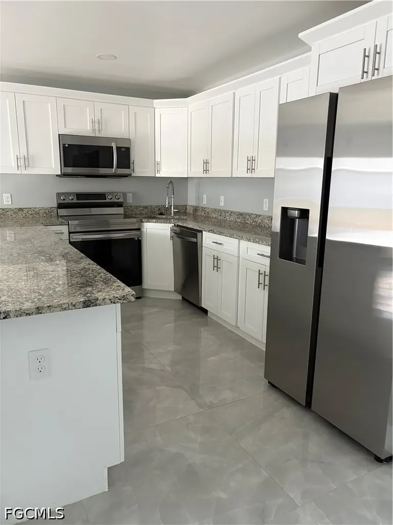 4727 21st Street SW Lehigh Acres FL 33973