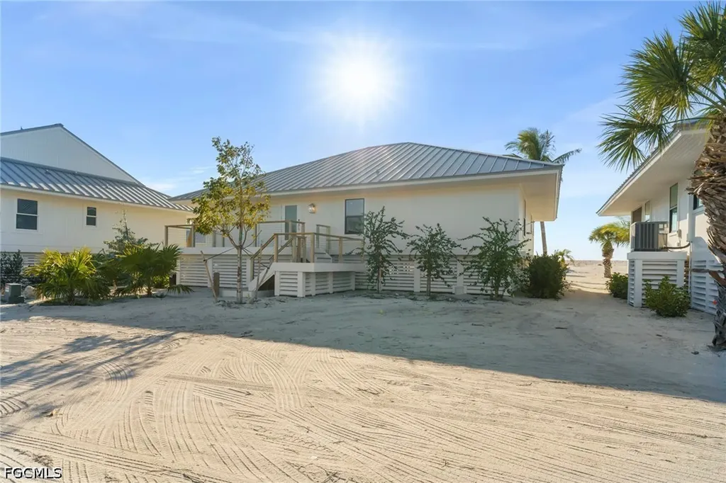 25 Beach Homes Captiva FL 33924