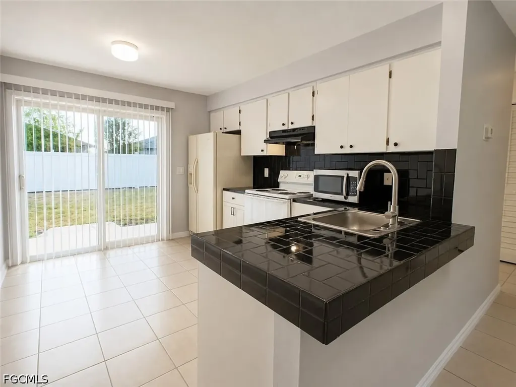 3420 Skyline Boulevard Cape Coral FL 33914