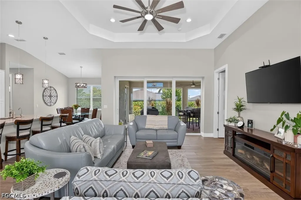 1605 SW 43rd Street Cape Coral FL 33914