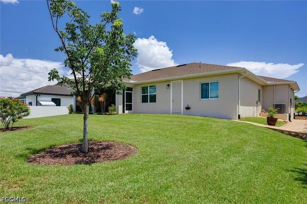1605 SW 43rd Street Cape Coral FL 33914