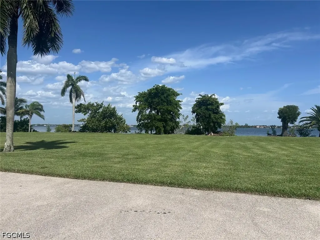 4260 SE 20th Place Cape Coral FL 33904