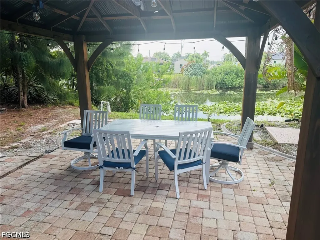 827 SW 24th Street Cape Coral FL 33991