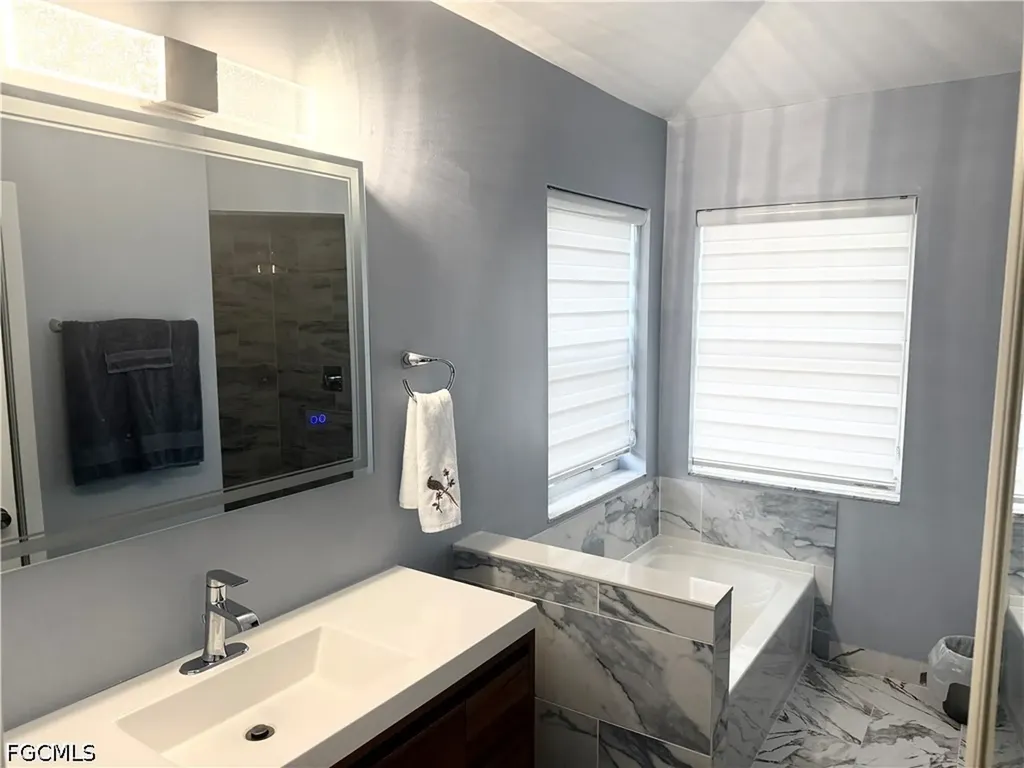 827 SW 24th Street Cape Coral FL 33991
