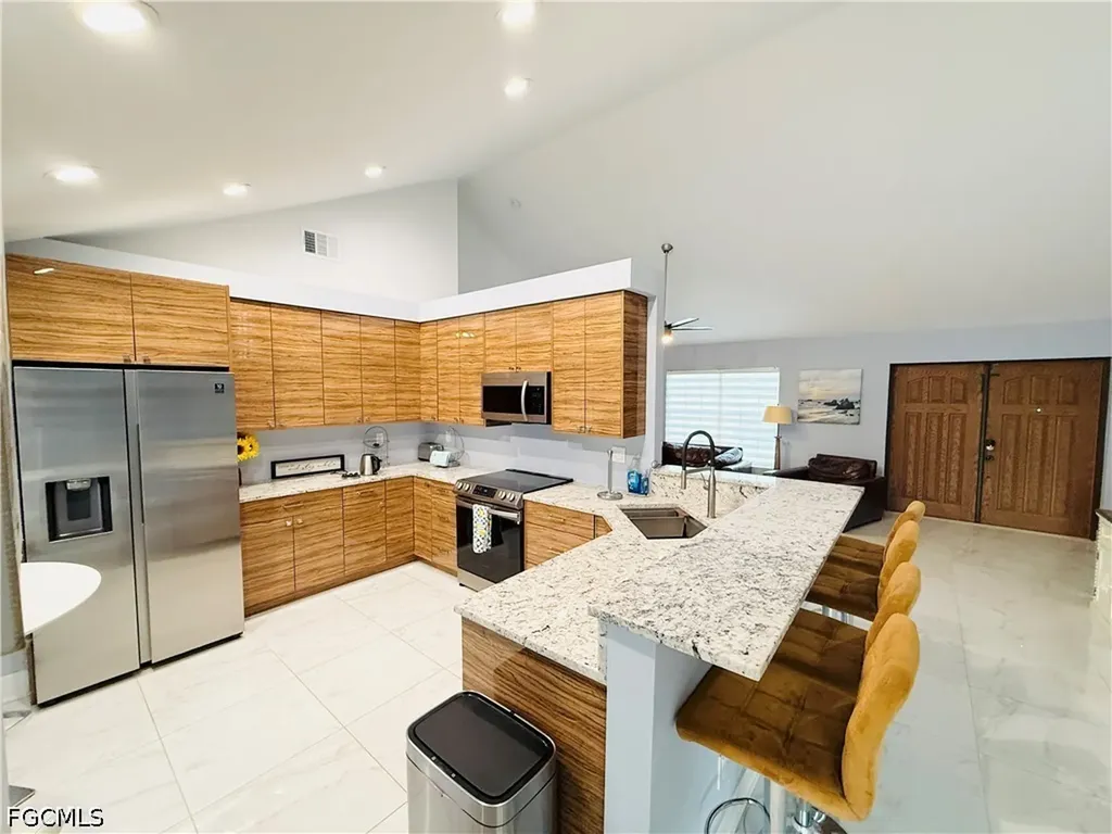 827 SW 24th Street Cape Coral FL 33991