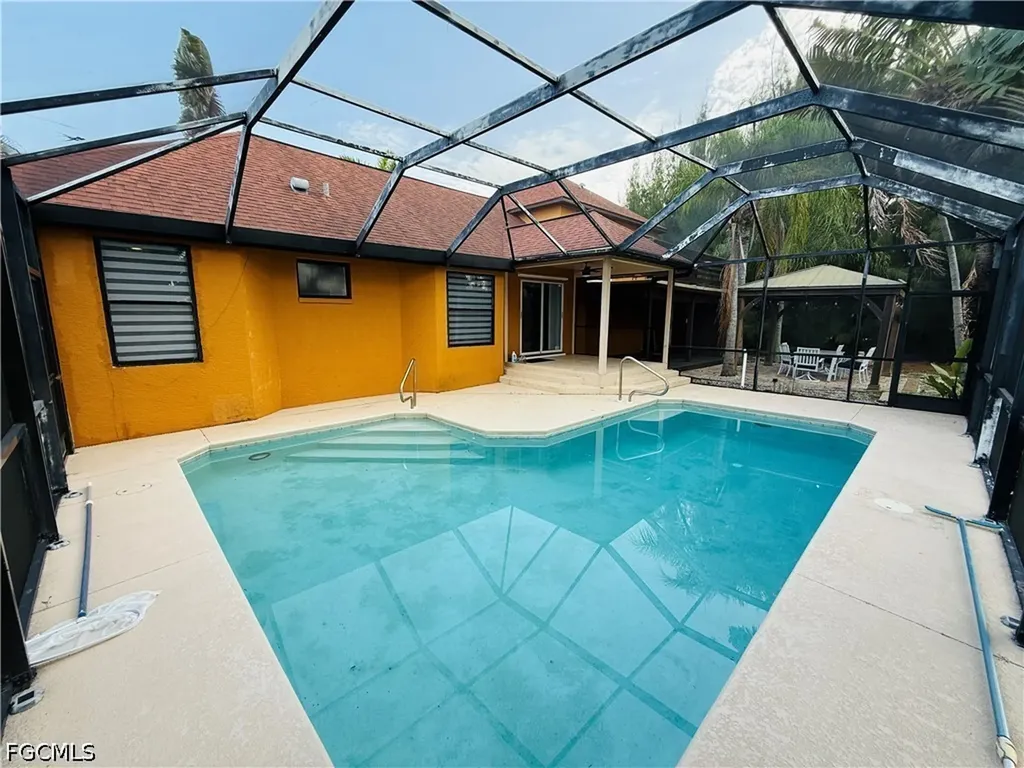 827 SW 24th Street Cape Coral FL 33991