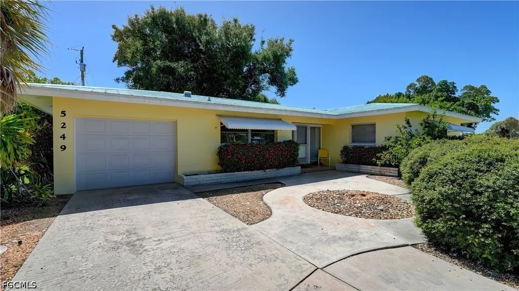 5249 Sunnybrook Court Cape Coral FL 33904