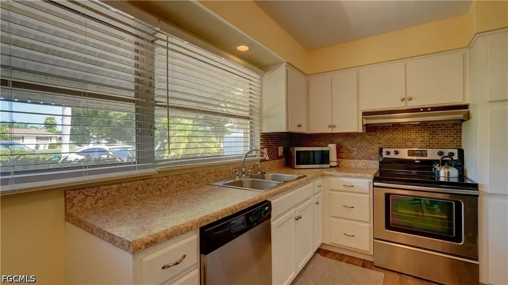 5249 Sunnybrook Court Cape Coral FL 33904