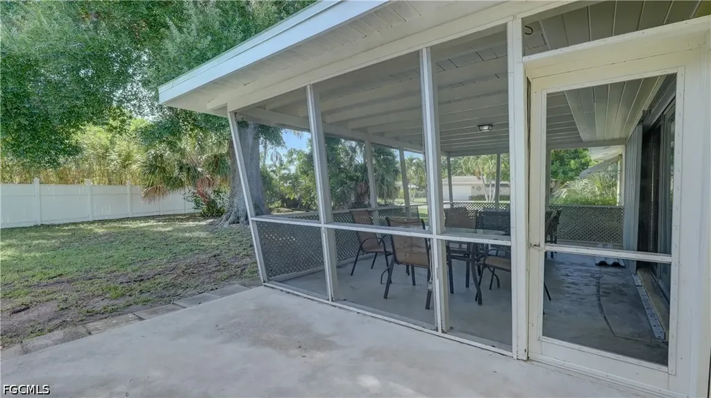 5249 Sunnybrook Court Cape Coral FL 33904