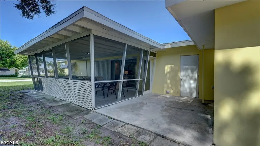 5249 Sunnybrook Court Cape Coral FL 33904