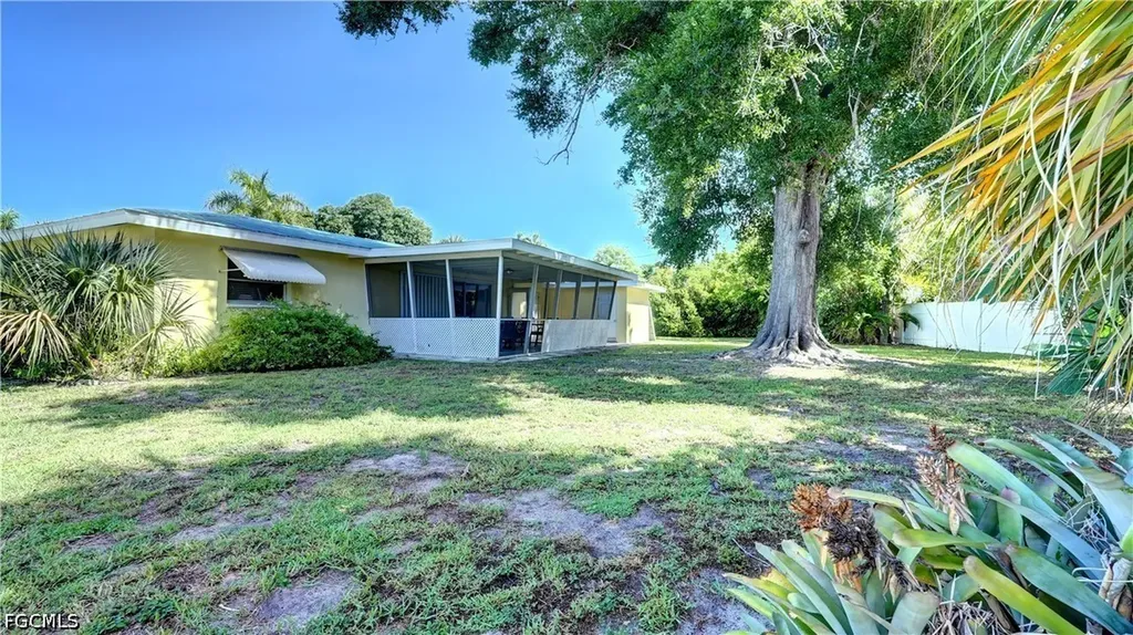 5249 Sunnybrook Court Cape Coral FL 33904