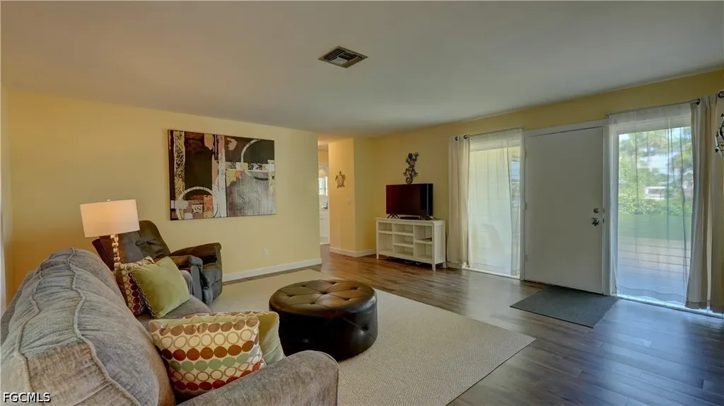 5249 Sunnybrook Court Cape Coral FL 33904