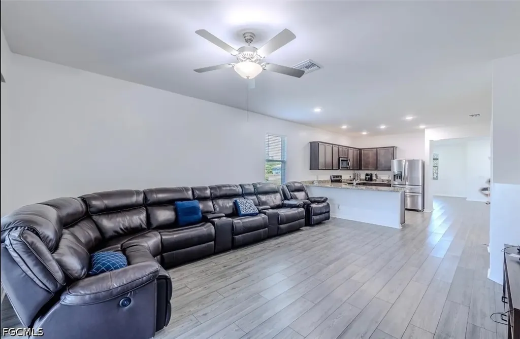 2902 NW 10th Terrace Cape Coral FL 33993